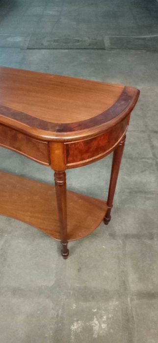 Aparador ( Mesinha de Apoio )