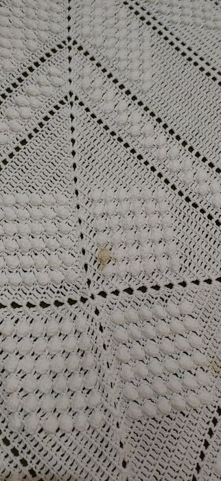 Colcha de renda feita à mão