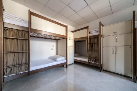 Новий сучасний хостел Острів в центрі Львова