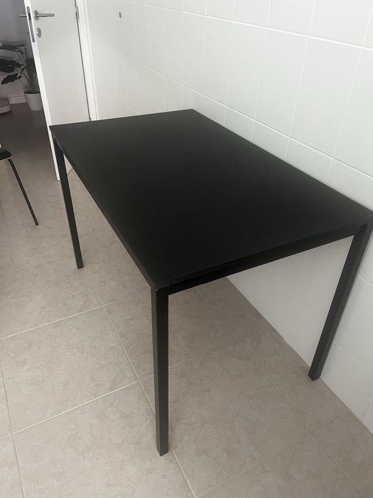 Mesa ikea preta 6 pessoas