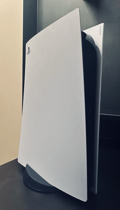 Konsola PlayStation 5 + 4 pady + 9 gier. ODBIÓR NA TERENIE WARSZAWY