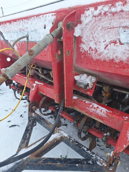 Дискова сівалка SIMULTA 2500 приципна з катками на два бачки