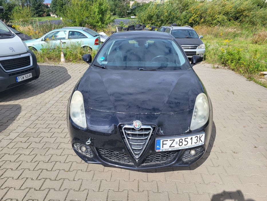 Alfa Romeo Giulietta / 2.0 diesel 170 ps / Zarejestrowany  / uszkodzona