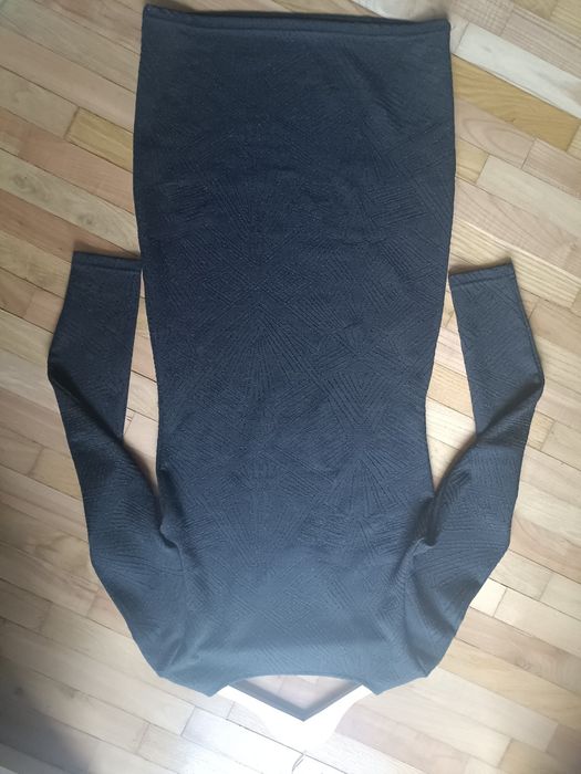 Czarna obcisła sukienka Only L