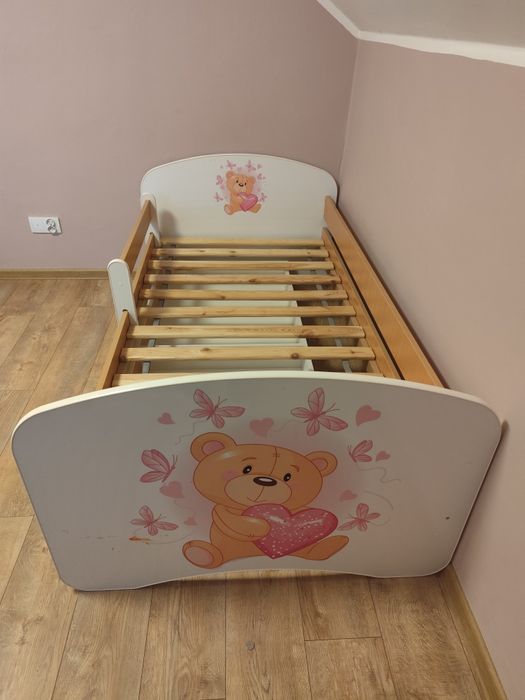 Łóżko dziecięce dla dziewczynki