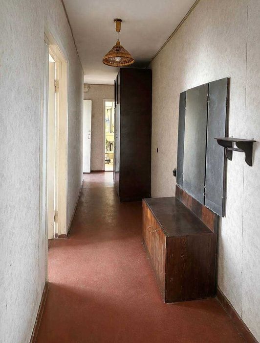 Продається 3-кімнатна квартира 67,4 м² Центр 5/9 поверх Ромни