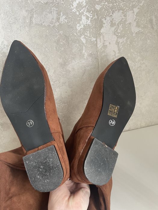 Казахи 39 розмір