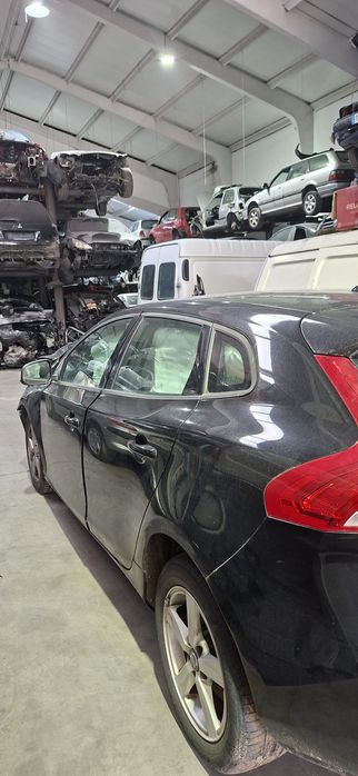 Volvo v40 ano 2016 para pecas