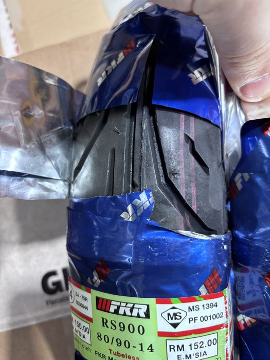 Par Pneus R14 FKR casal boss famel z3