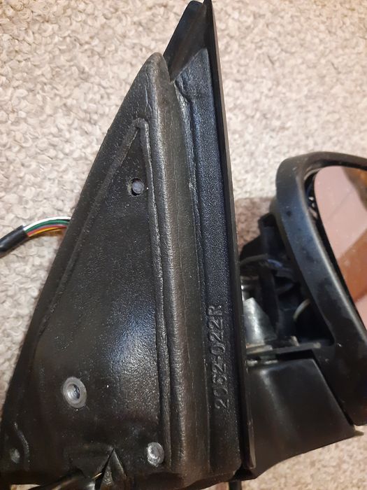 Продам дзеркало переднє  праве.