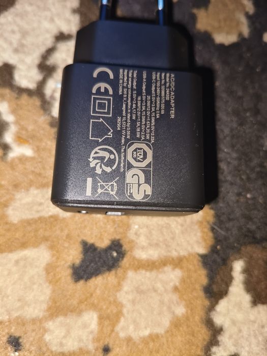 ladowarka z kablem 20Wat nowa