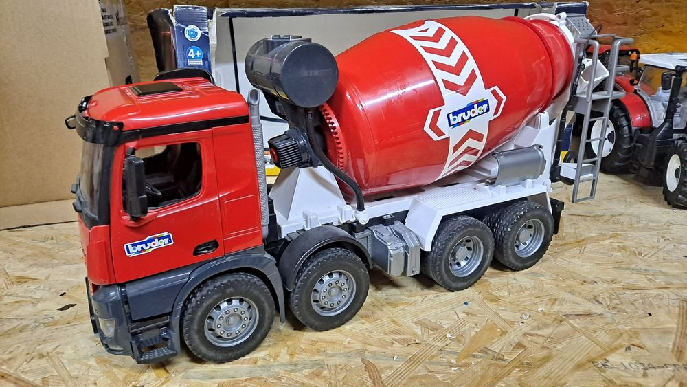 Bruder mercedes betoniarka