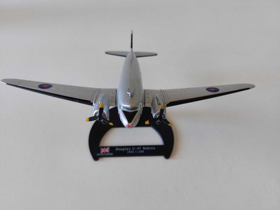 Avião de Metal C-47 Dakota