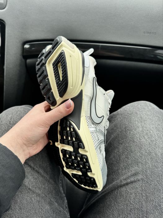 Кросівки Nike V2K Run