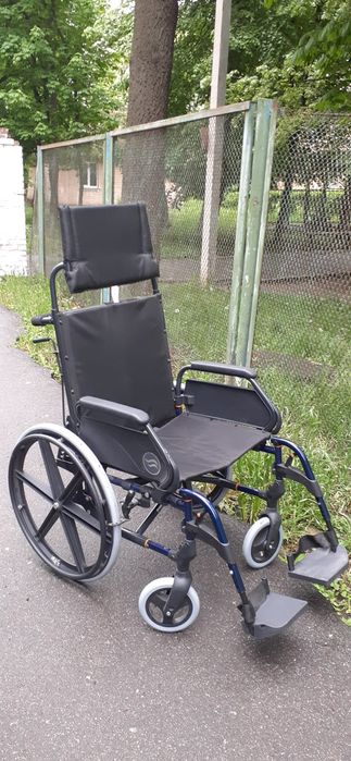 Продам абсолютно новий інвалідний візок Breezy 250