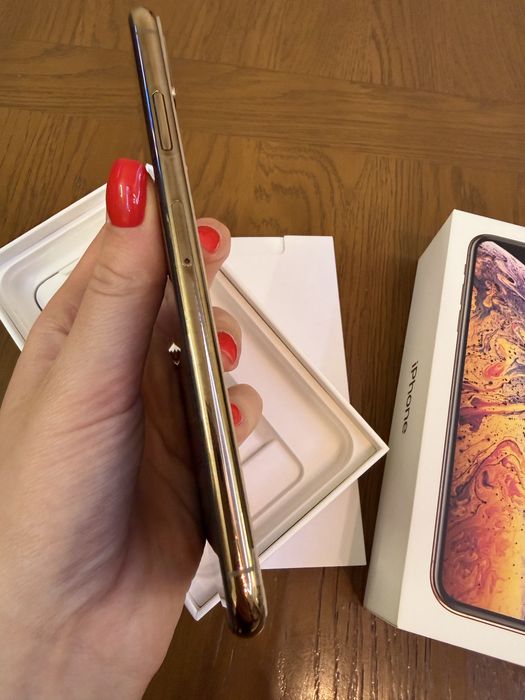 Продам iPhone XS max