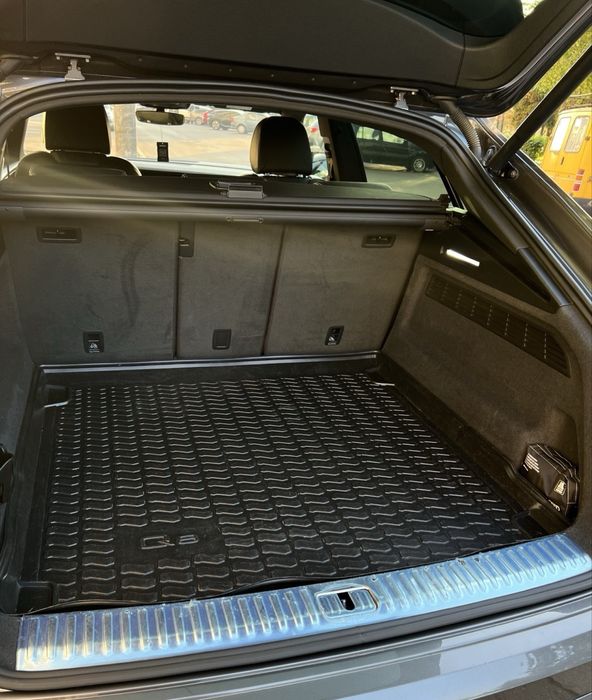 Продам Audi Q8  2018