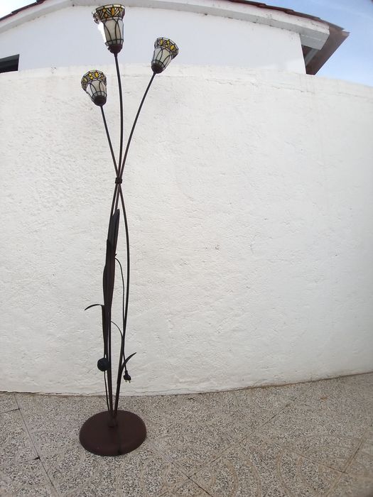 Candeeito de pé alto