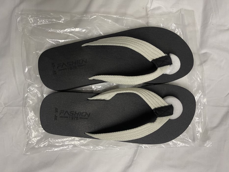 Chinelos de praia (flip-flops) novos n44