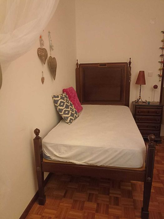 Mobília de quarto em bom estado