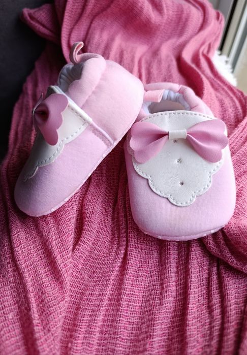 Sapatinho rosa  para bebé