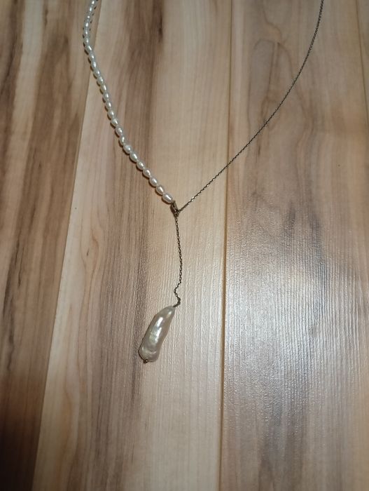 Колье из натурального жемчуга и серебра.