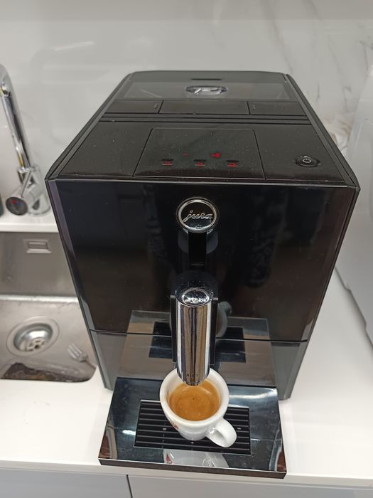 Máquina de café jura A1 super automática, com garantia!