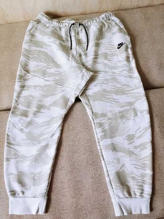 Штани NIKE Tech Fleece JGGR CU4497-121 оригінал