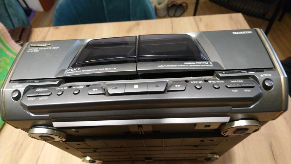 Elementy wieży Technics SH-EH 500 - tuner z procesorem i equalizer.