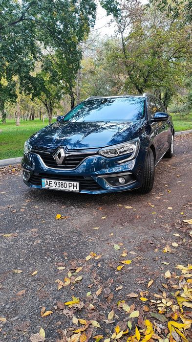 Продаю власний автомобіль Renault Megane IV