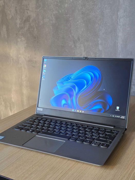 Ноутбук Lenovo Ideapad 320S-13IKB: i5-8250U, 8/256GB SSD, 13.3" FullHD