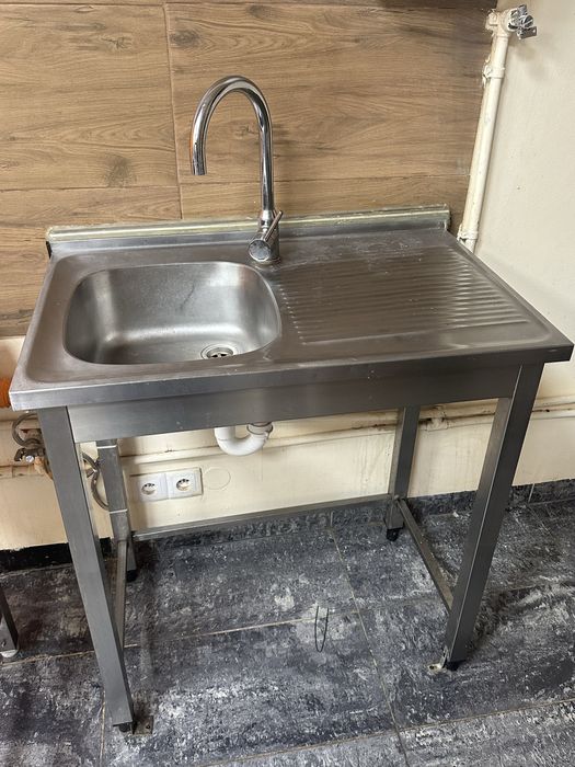 Stół stalowy gastronomiczny na zmywak z ociekaczem