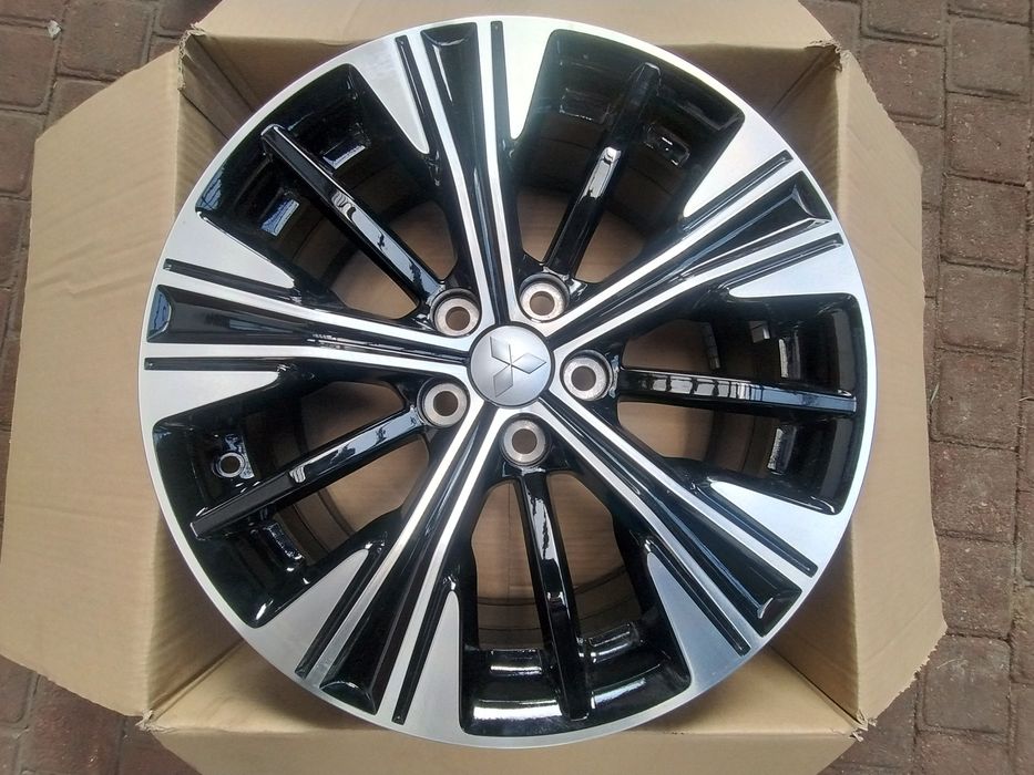 Nowe felgi aluminiowe Mitsubishi Toyota Suzuki 7x18 5x114,3