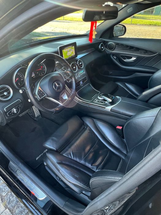 Mercedes C AMG- com teto duplo de abrir