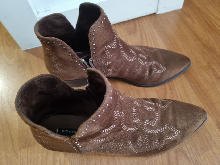 Botas castanhas camurça