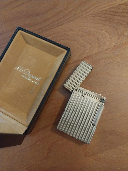 Isqueiro Dupont plaqueado a ouro