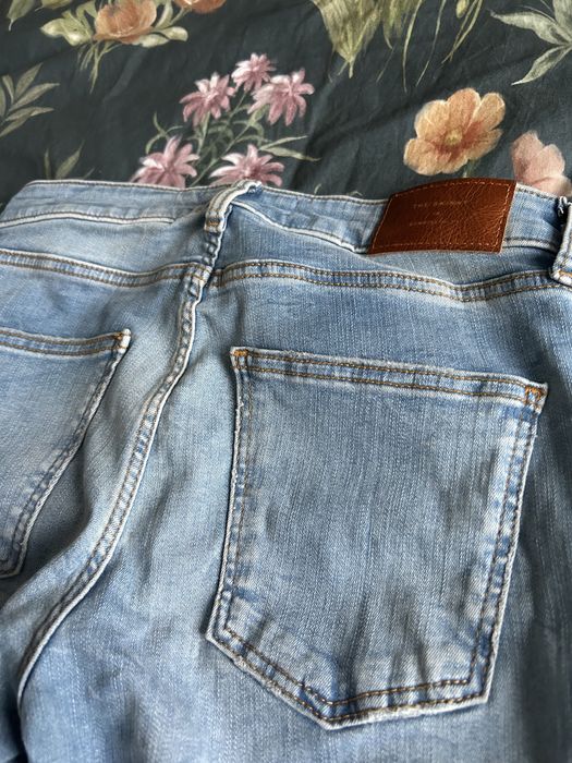 Jasne jeansy Zara
