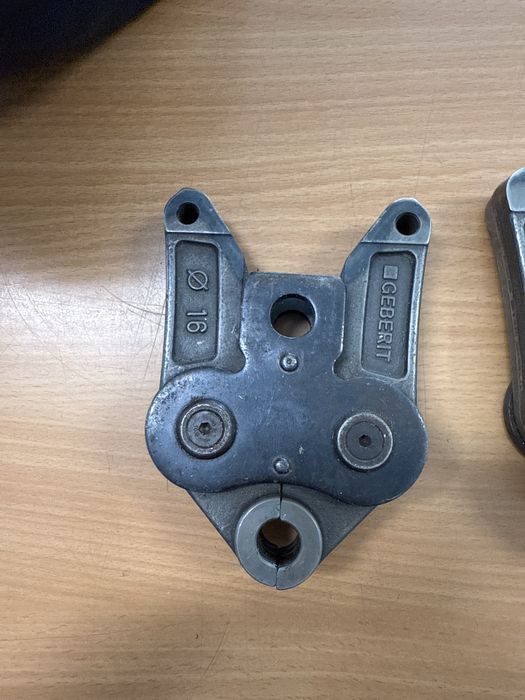 Mordaças Multicamada Geberit