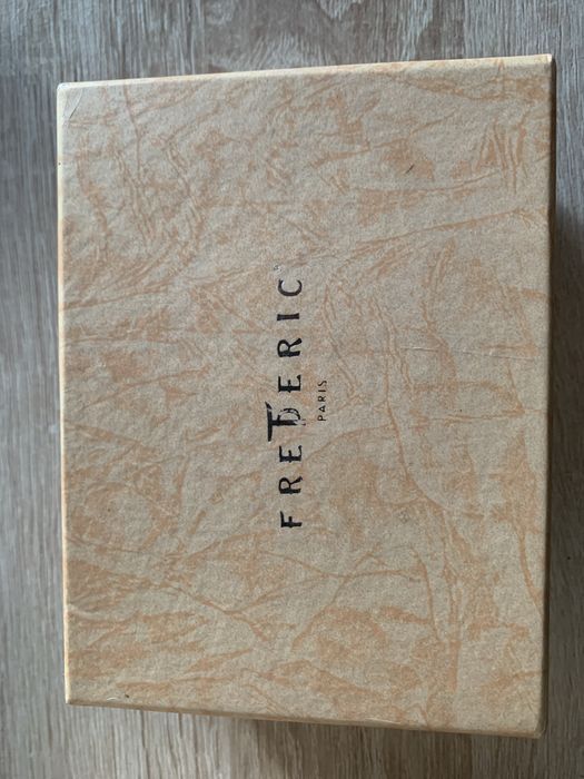 cigarreira em pele genuina nova na caixa