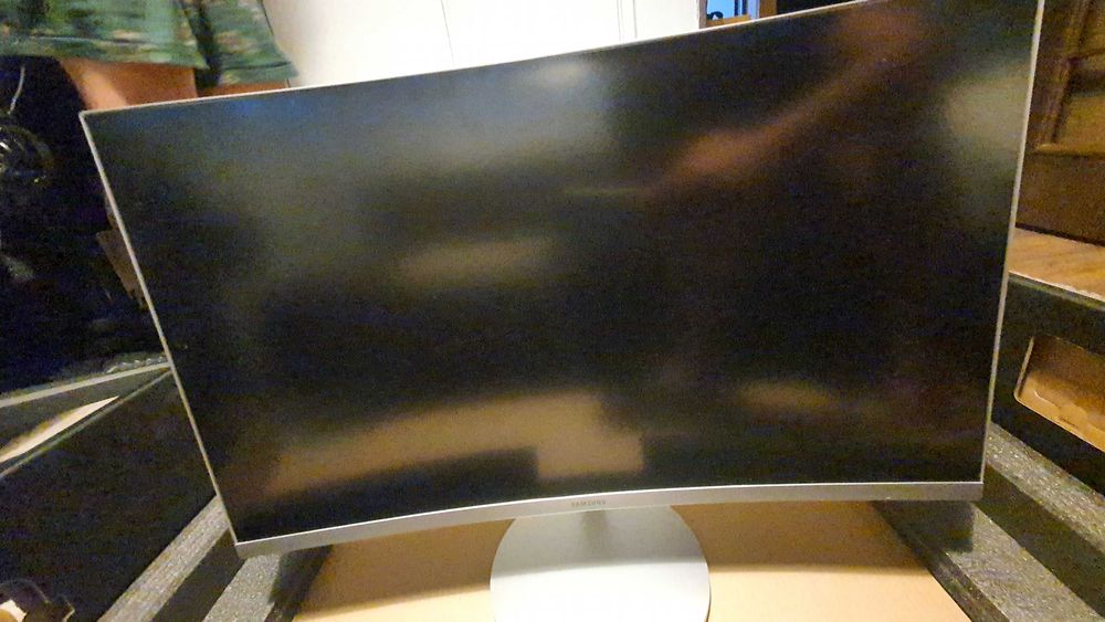 Samsung monitor kolor bialy.
