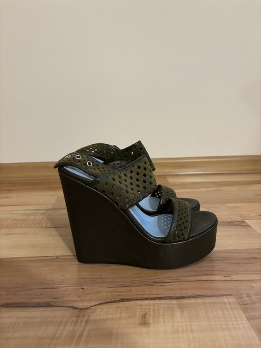Buty na koturnie Pollini rozmiar 35