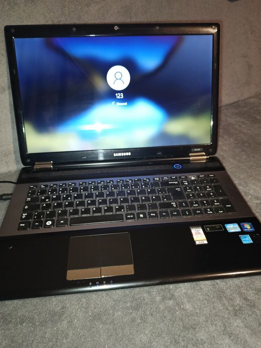 Ноутбук самсунг процесор i7 ОЗУ 6 gb. 2gb відеокарта