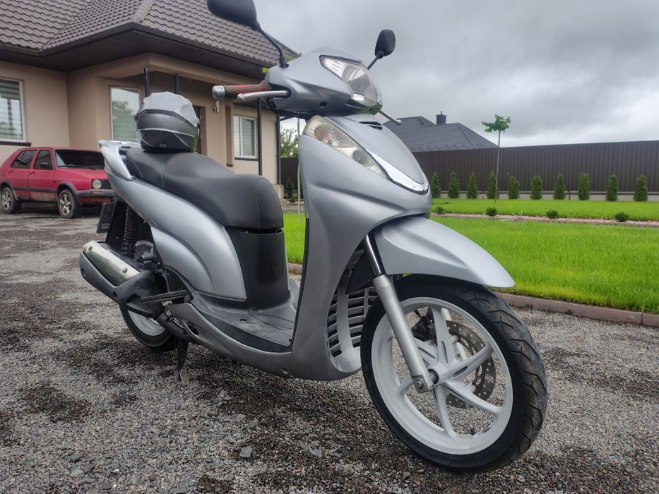 Скутер Honda SH 300