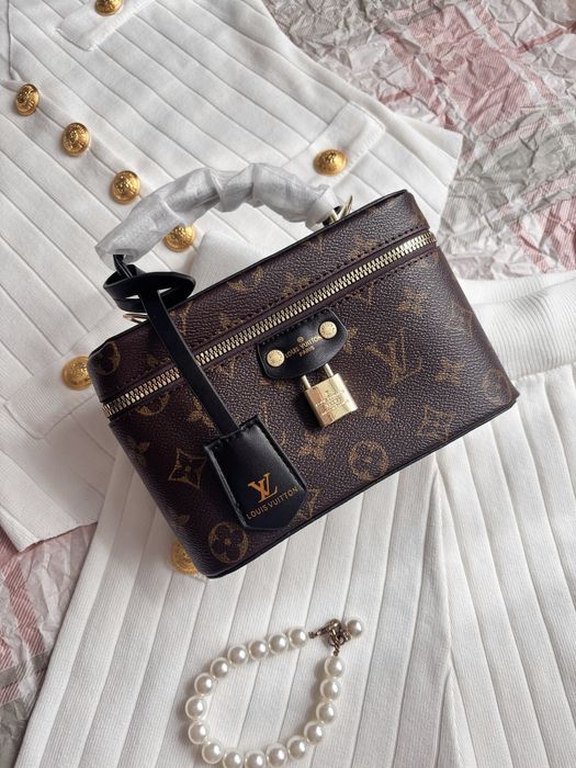 Женская сумка  луи витон Louis Vuitton с замочком