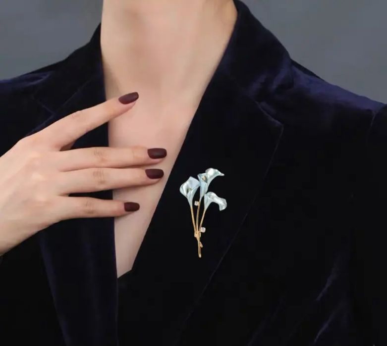 Broszka - Błękitne lilie.