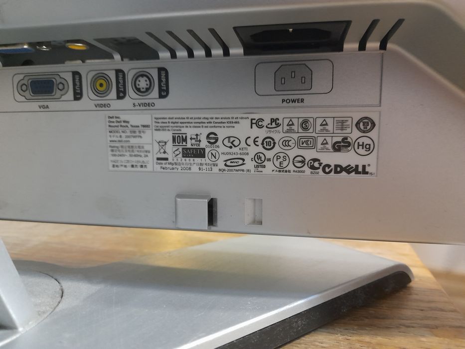 Продам качественный монитор Dell UltraSharp 1908FP в  отличном  состоянии.