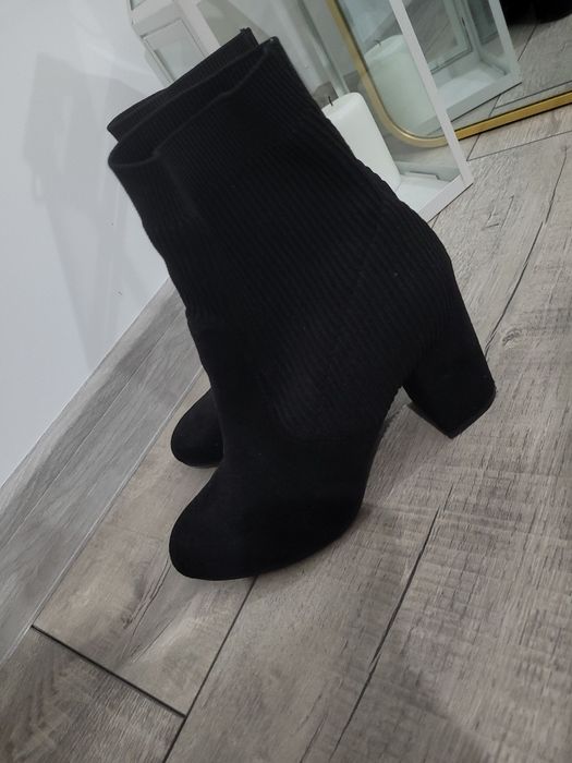 Klasyczne czarne niskie botki r. 38