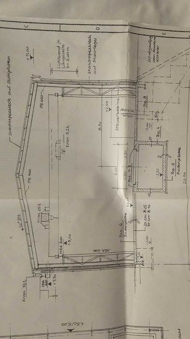 Hala 40m x 20m .