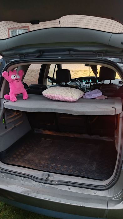 Продам сімейний автомобіль .