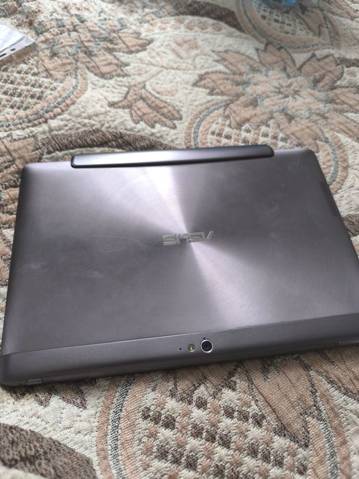 Продам планшет Asus Transformer Pad Infinity TF700T 32GB (TF700T)